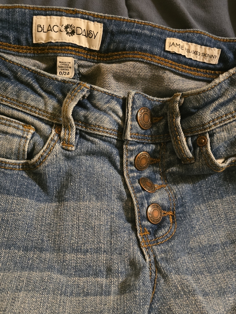 Black Daisy Jeans Women's Sz 0 Light Blue Jamie Relaxed Skinny Rips Side Stripes